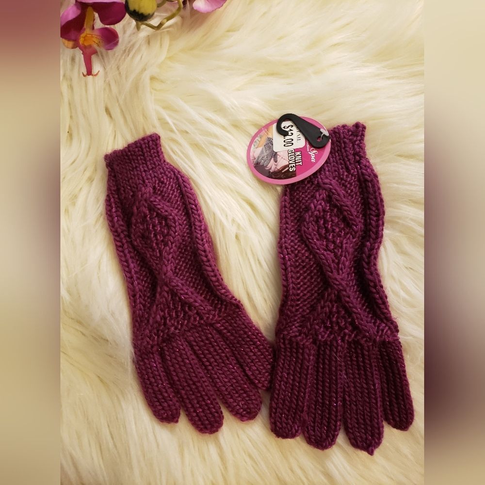 Women's NWT Purple Metallic Lurex Chunky Cable Knit Winter Hat & Gloves Set - Picture 3 of 5